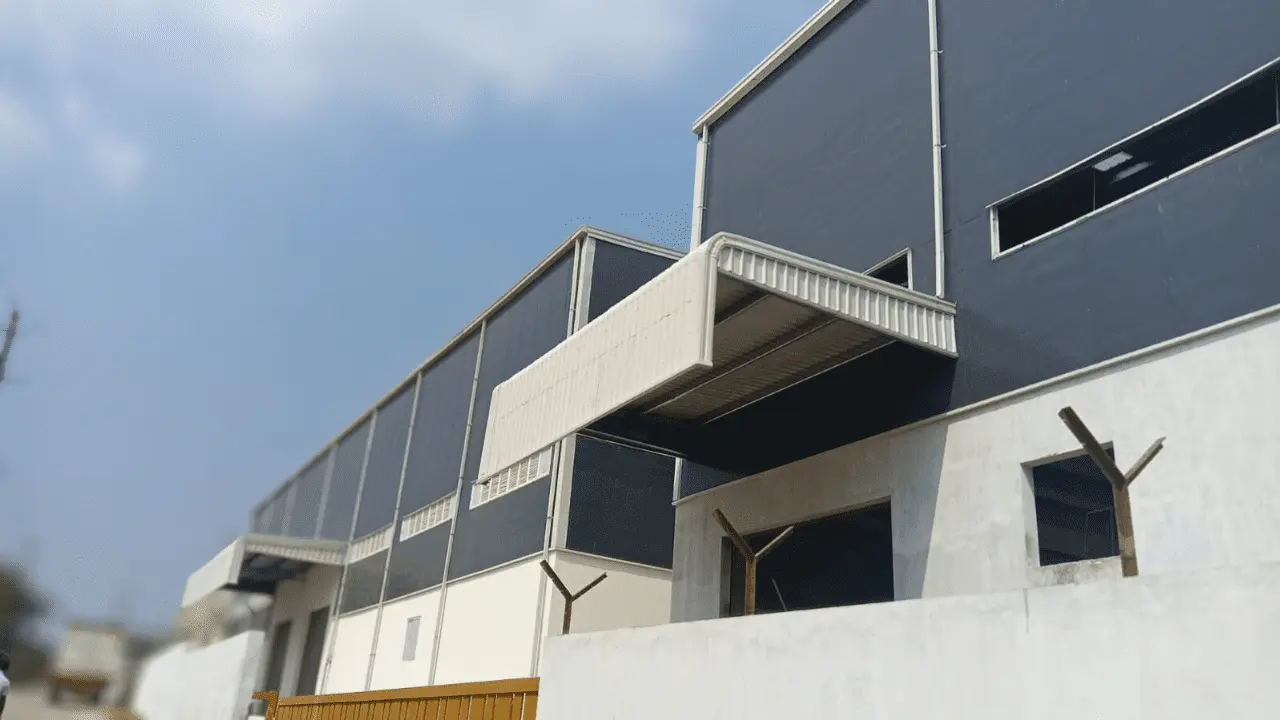 Commercial Roofing Shed